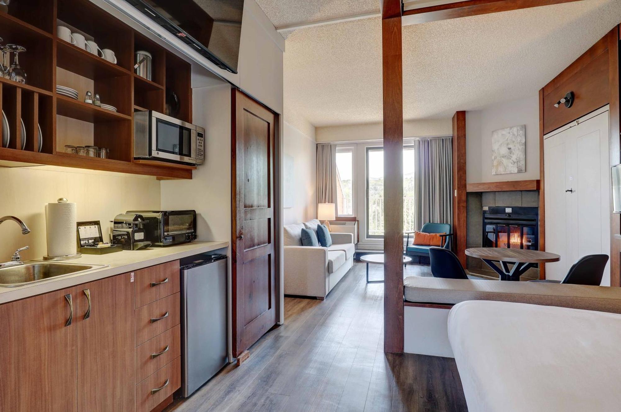 King Room with Mountain View